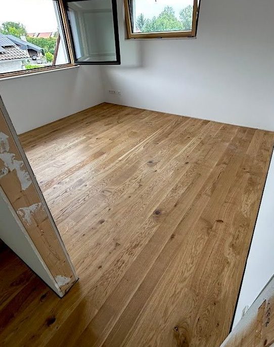 Neues Eichenparkett im Neubau